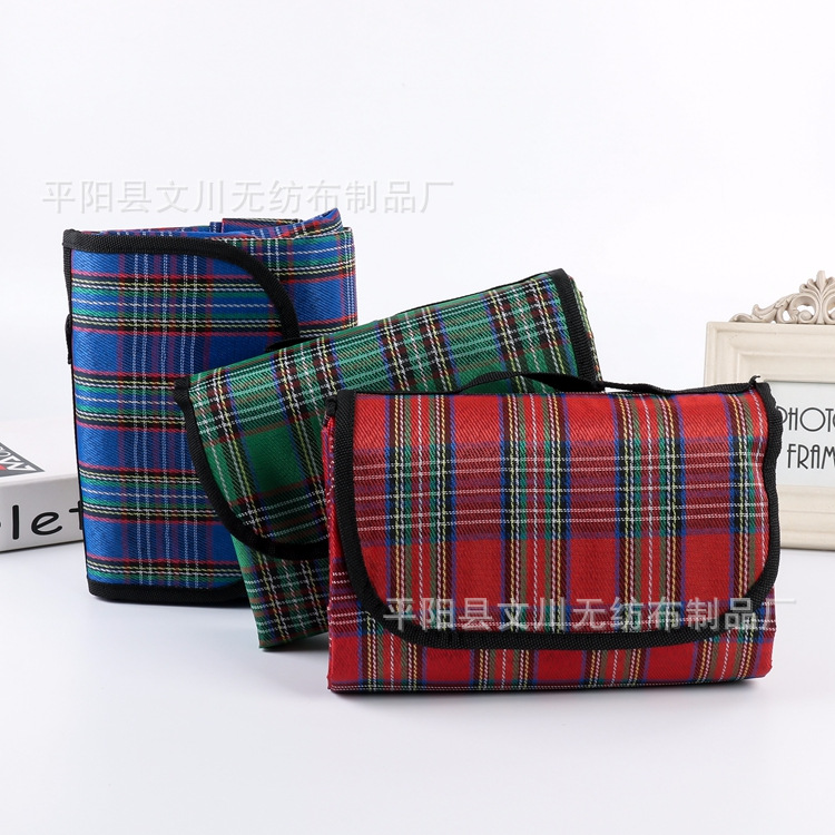 Ready Stock Outdoor Picnic Mat Beach Waterproof and Moisture-Proof Floor Mat Foldable Travel Mat Polyester Plaid Camping Mat
