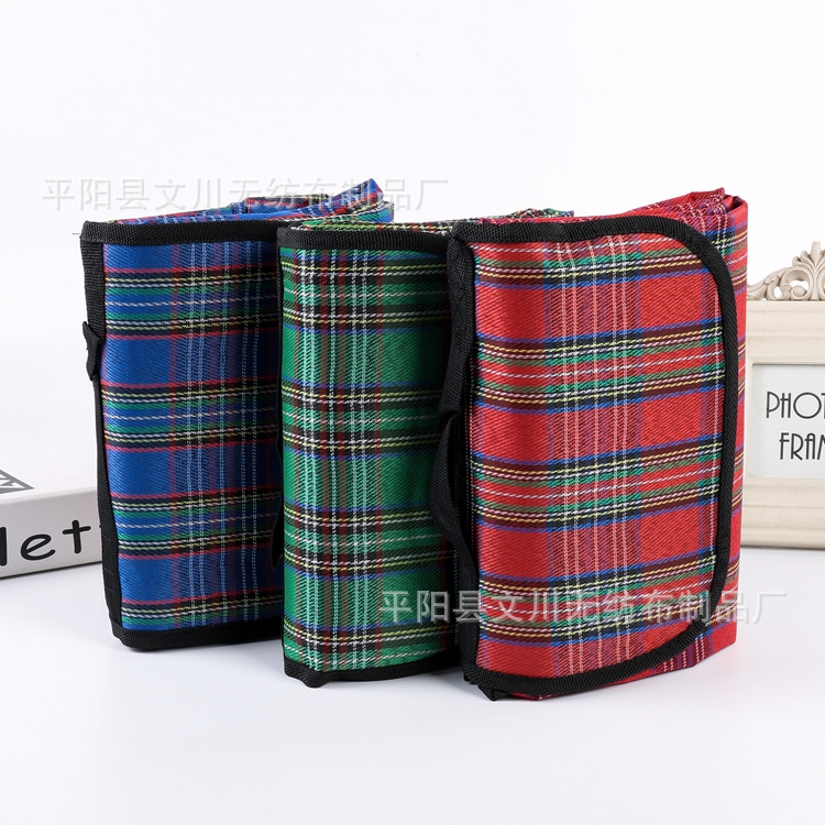 Ready Stock Outdoor Picnic Mat Beach Waterproof and Moisture-Proof Floor Mat Foldable Travel Mat Polyester Plaid Camping Mat