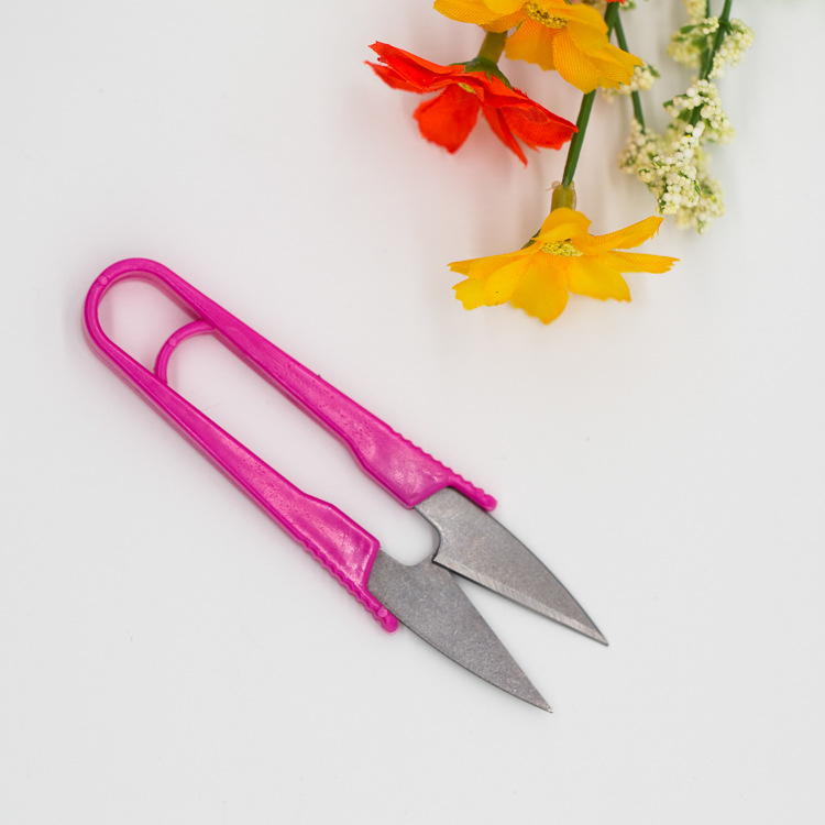 U-shaped scissors wholesale cross-stitch small scissors sharp anti-rust scissors single U-shaped color plastic sharp yarn scissors