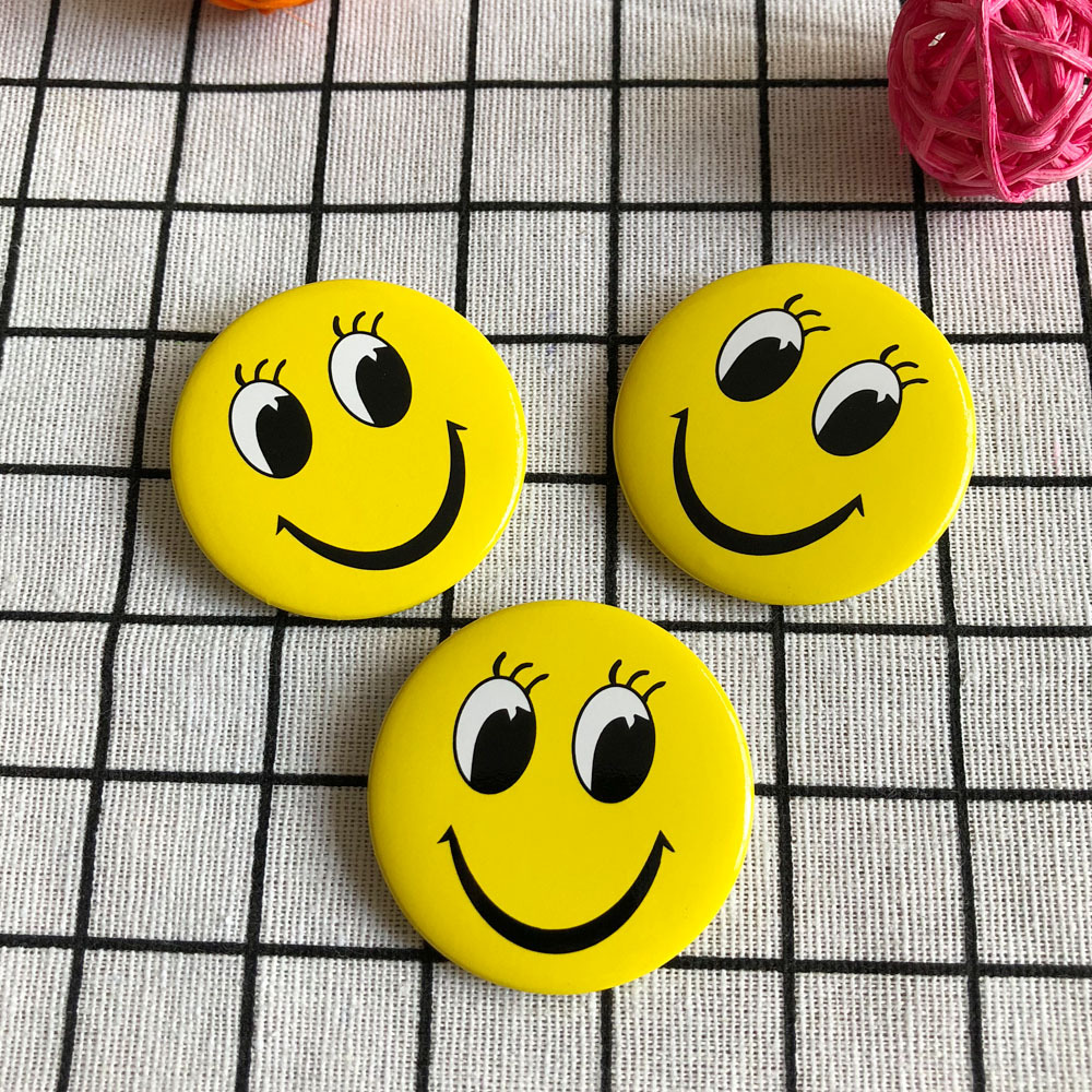 Smiley face badge smiley face badge cute variety of expression badge size 3cm 4.5cm smiley face badge