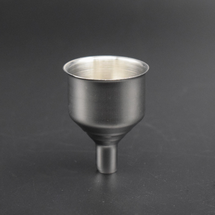 Factory wholesale medium and large funnel can be customized logo foreskin can be sampled can be equipped with hip flask portable outdoor