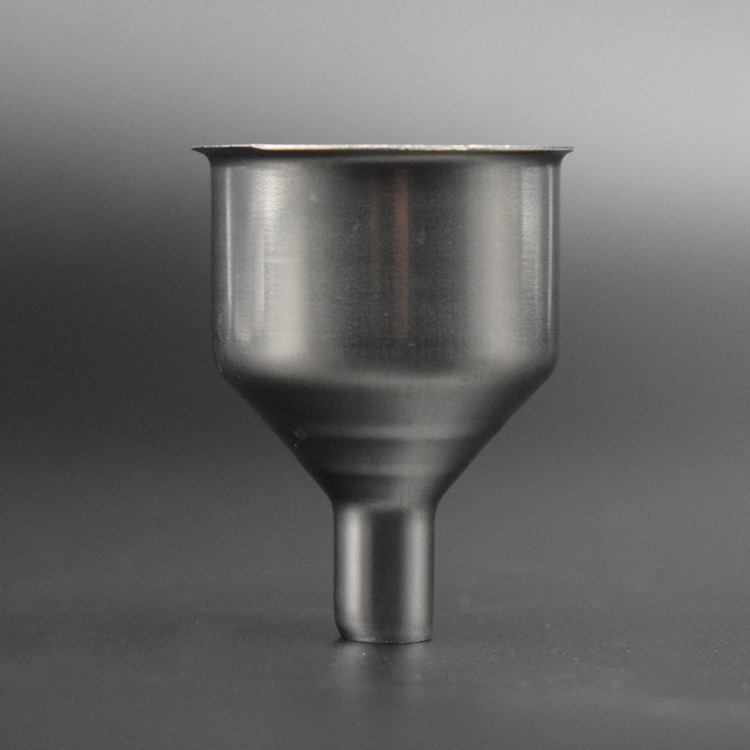 Factory wholesale medium and large funnel can be customized logo foreskin can be sampled can be equipped with hip flask portable outdoor