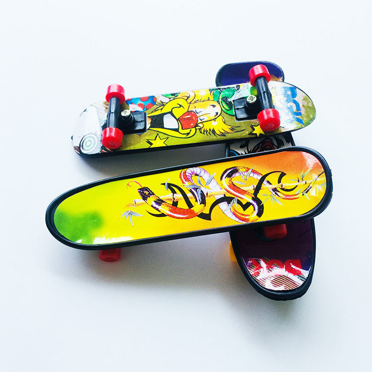 Finger Skateboard mini plastic desktop children's toy wholesale stall Taobao AliExpress small gift gift toy
