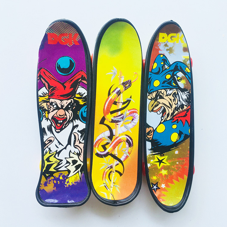 Finger Skateboard mini plastic desktop children's toy wholesale stall Taobao AliExpress small gift gift toy