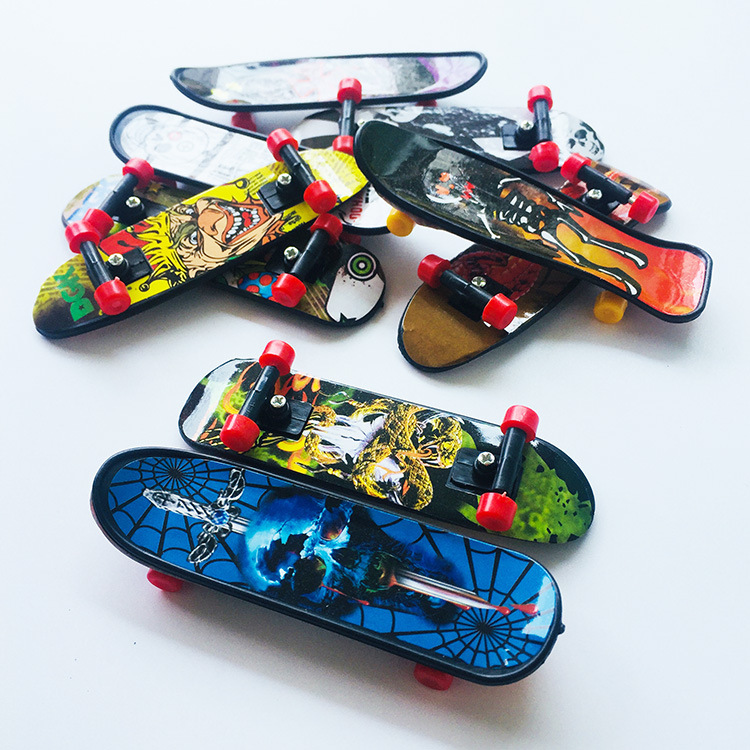 Finger Skateboard mini plastic desktop children's toy wholesale stall Taobao AliExpress small gift gift toy