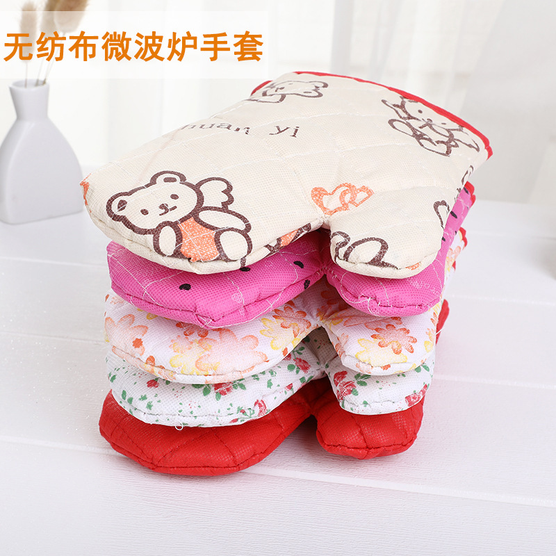 Factory direct non-woven microwave oven gloves baking high temperature resistant oven gloves heat insulation non-slip gloves