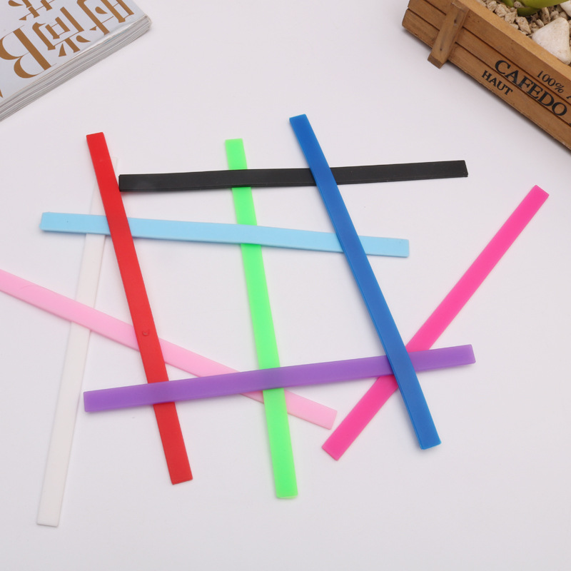 Factory wholesale silicone jewelry strip multi-color bracelet jewelry accessories dustproof and waterproof wrist strap 10x 3 10x2