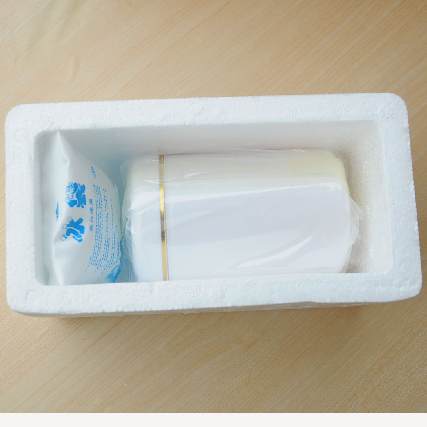 Bee Farm Fresh royal jelly 500g wholesale self-produced fresh active bee milk royal jelly bottled original royal jelly