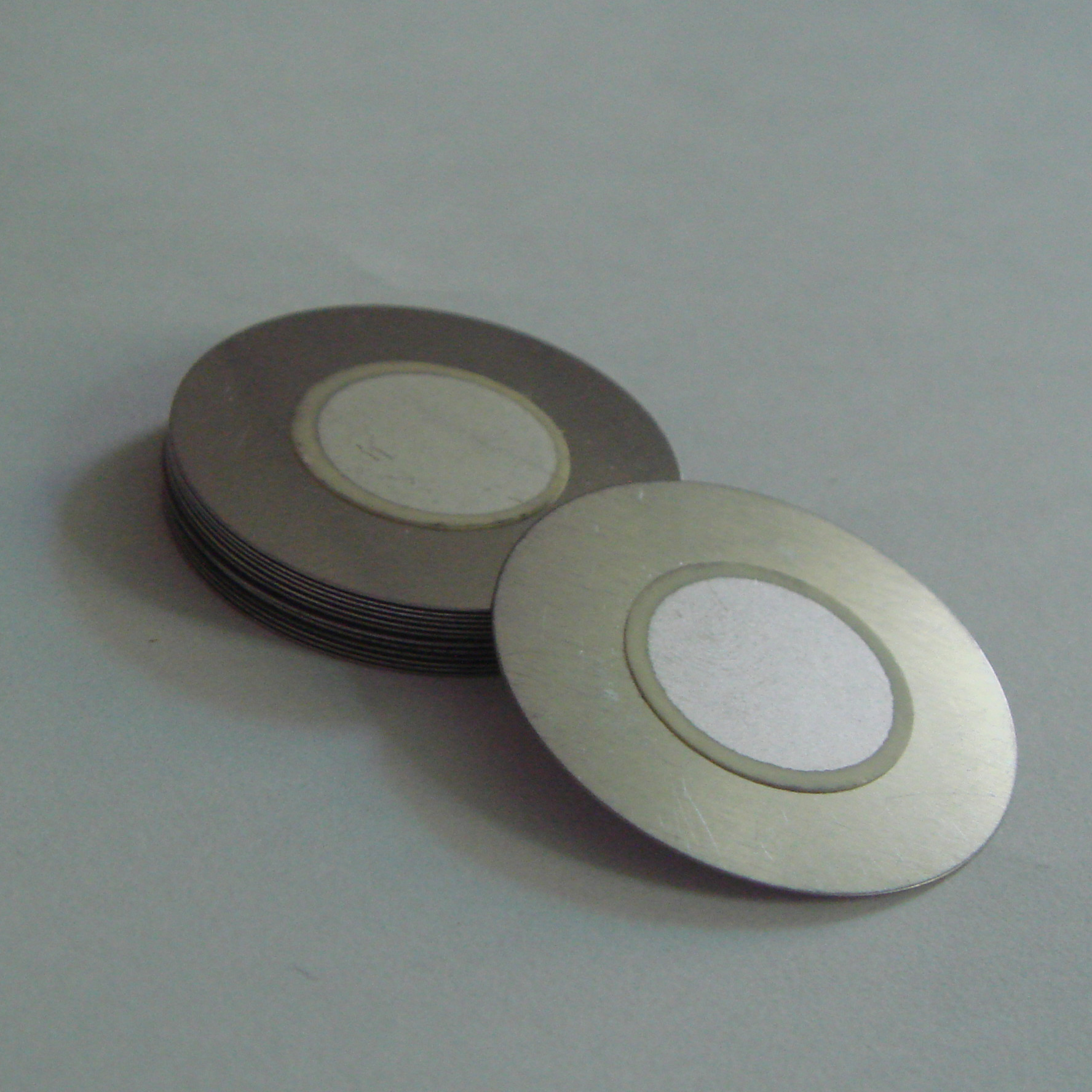 Buzzer 20-13.5 Iron-Based Piezoelectric Ceramic Substrate Batch in Stock High-Decibel Alarm Portable Buzzer
