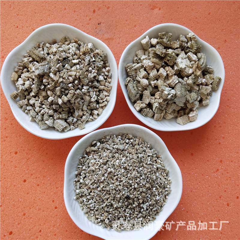 Lingshou Wholesale White Expanded Large Particle Vermiculite for Gardening, Turtle and Snake Breeding, Vermiculite Particles in Woven Bags, Porous