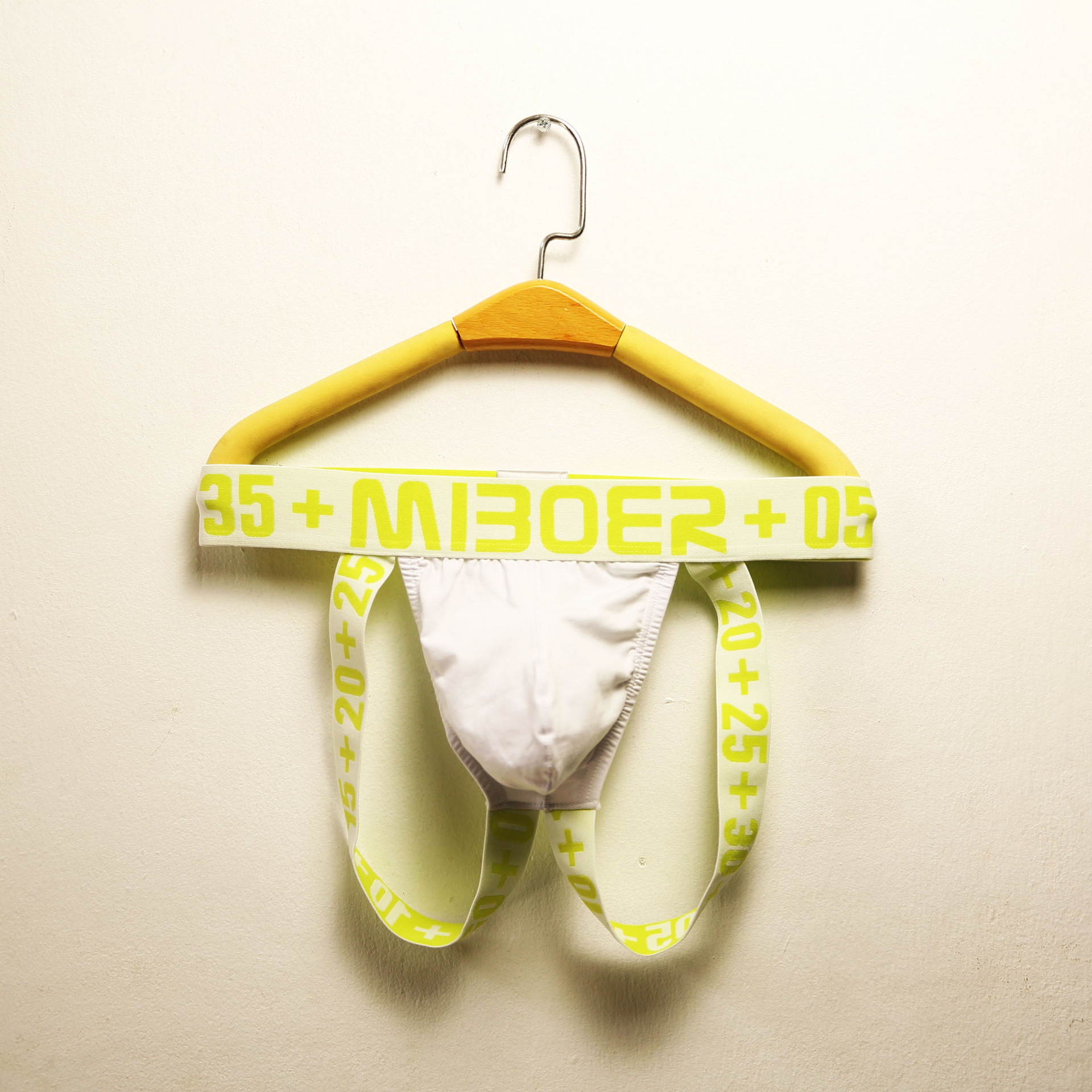 New Men's Underwear Cut Out Sexy Low Waist U Convex Bag Stretch Pants Men's Underwear Fashionable Fancy Underwear 384