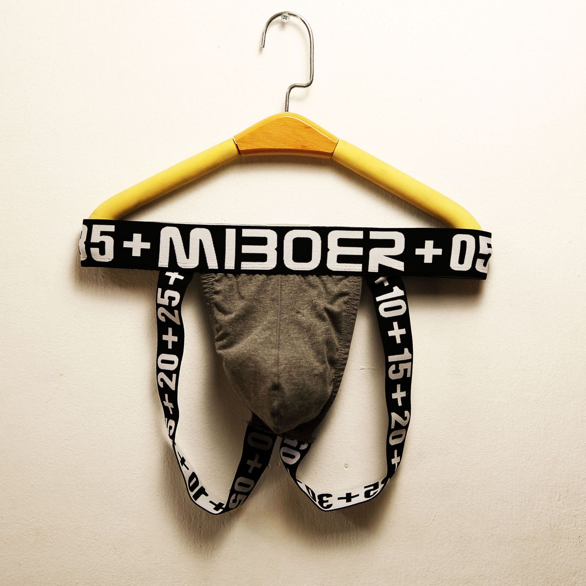 New Men's Underwear Cut Out Sexy Low Waist U Convex Bag Stretch Pants Men's Underwear Fashionable Fancy Underwear 384