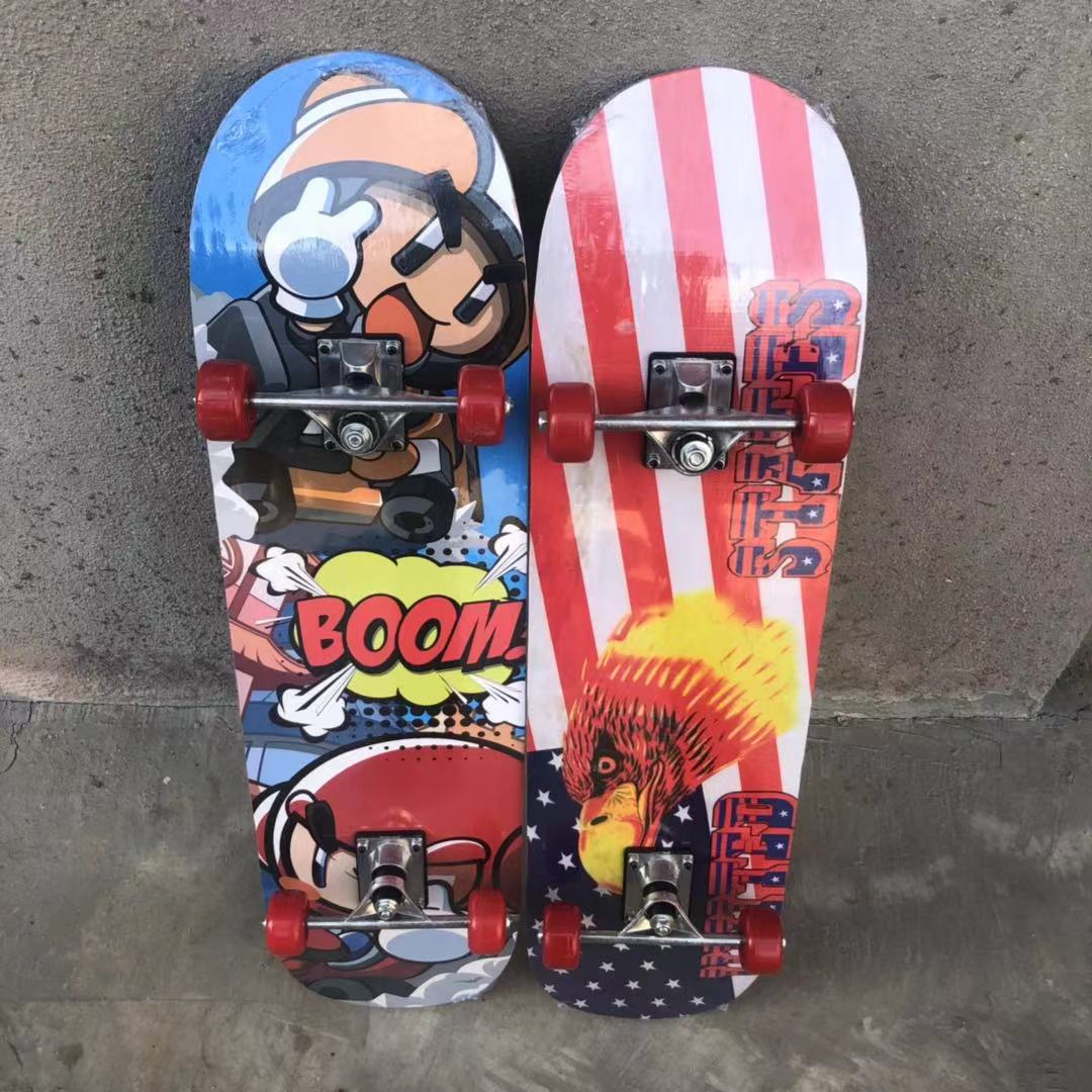 80cm Maple double warped four-wheel skateboard children and adolescents double-sided stickers double rocker manufacturers a wholesale