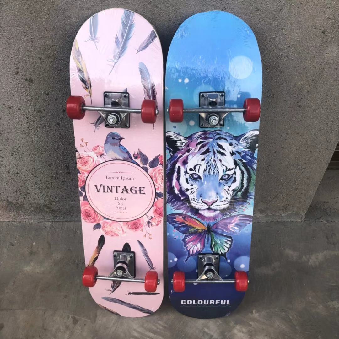 80cm Maple double warped four-wheel skateboard children and adolescents double-sided stickers double rocker manufacturers a wholesale