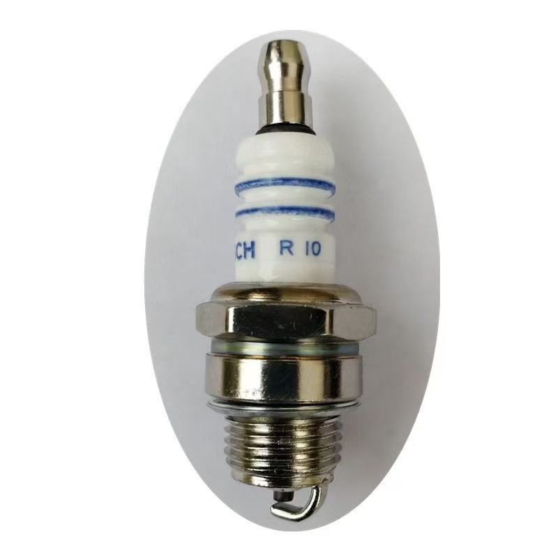 Chainsaw Spark Plug L7T Lawn Mower Mb6A Spark Plug Small Gasoline Engine Two-Stroke Hedge Trimmer Doctor Spark Plug