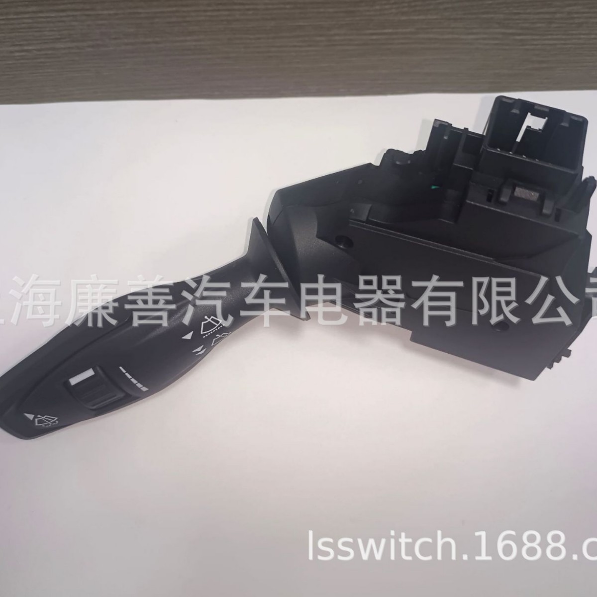 8A6T17A553AC 1537625 factory straight hair for Renault steering switch