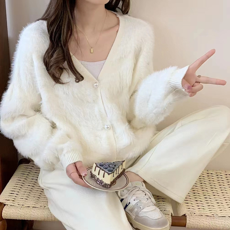 Imitation Mink Velvet Autumn and Winter New Knitted Sweater Women's Jacket French Style V-Neck Soft Waxy Loose Age-Reducing Cardigan