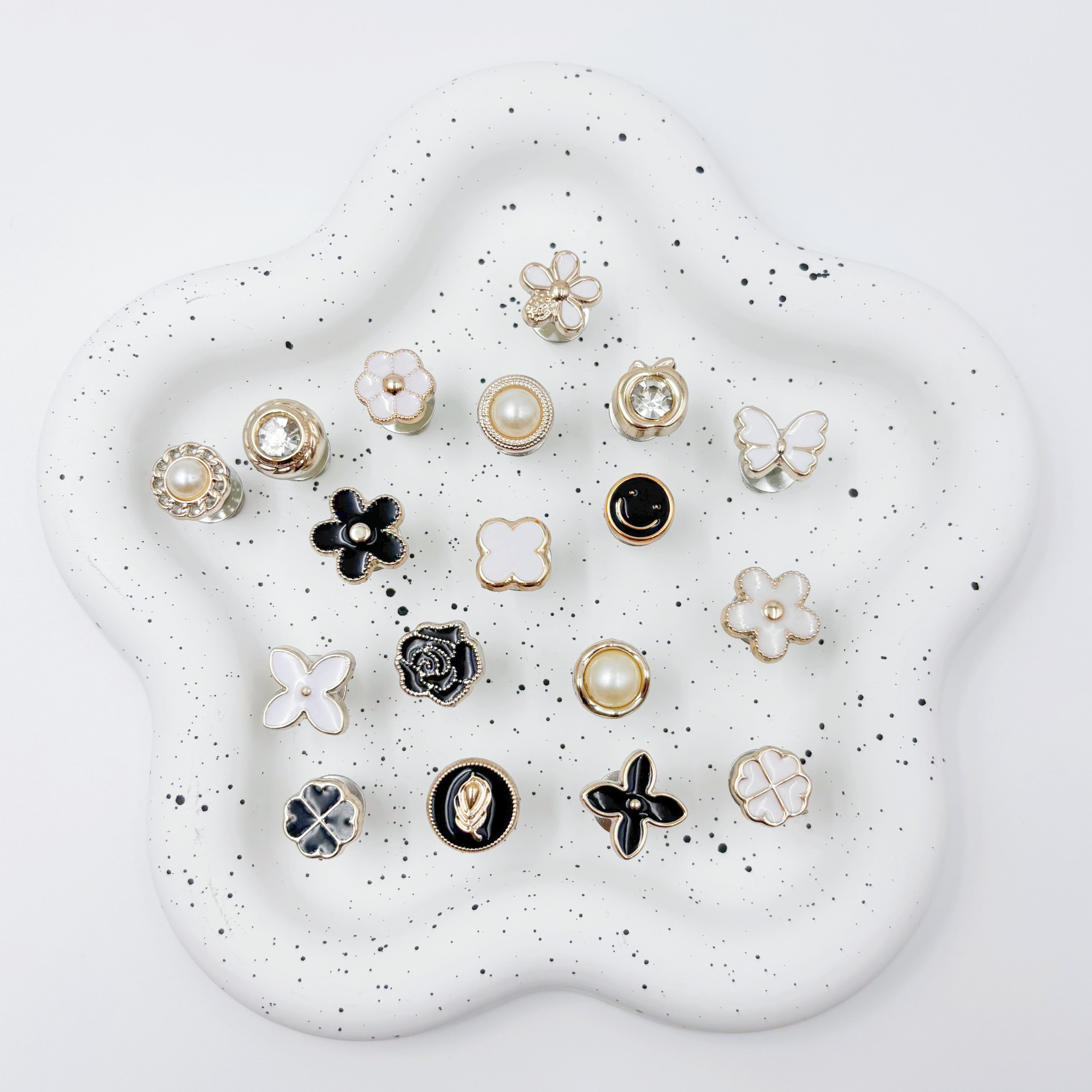 Curtain Anti-Warping Fixing Buckle, No Sewing, No Nails, Anti-Glare Nail Buckle, Simple and Fashionable Alloy Decorative Buckle, Concealed Buckle Pin