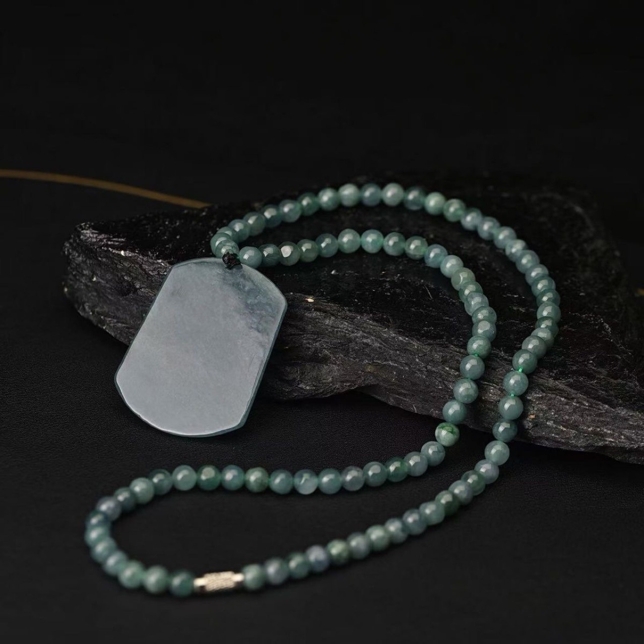 Natural Jadeite Jade A-Grade Pendant for Men and Women, Jade Pendant with Blue Water Landscape, Sihui Jewelry Jade Wholesale