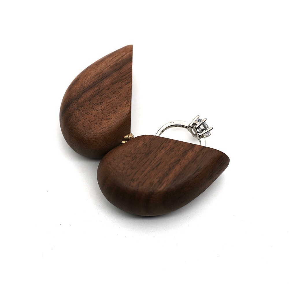 Spot Black Walnut Ring Box Heart-Shaped Wedding Jewelry Storage Box Proposal Engagement Jewelry Box Can Be Engraved