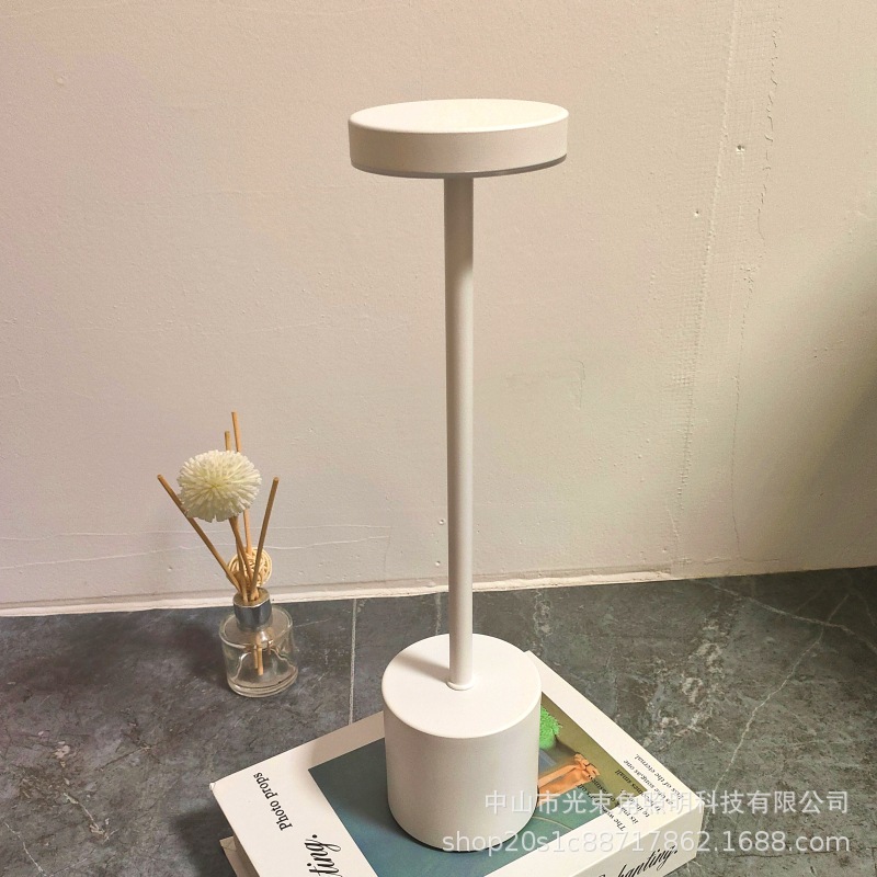 Nordic in stock Iron I-shaped Table Lamp Battery Bar Retro Bedside Touch Eye Protection Desktop Metal Simple Table Lamp