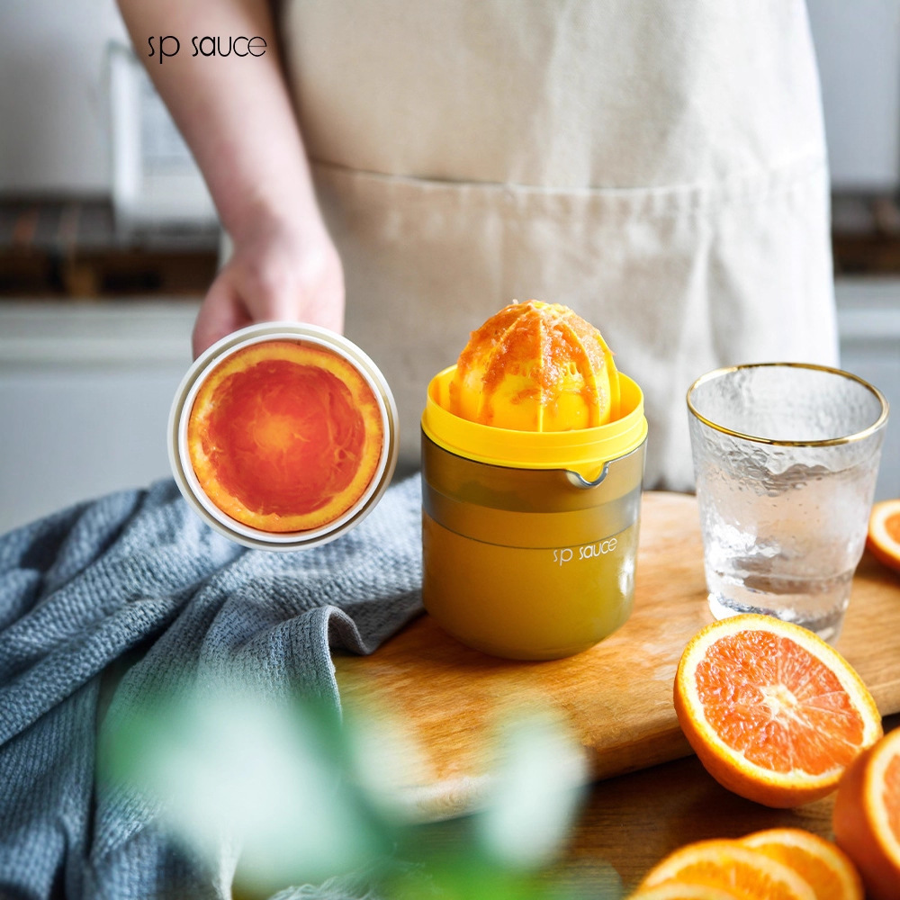 Simple Manual Juicer Small Portable Orange Juice Cup Household Squeezer Fruit Orange Lemon Juicer