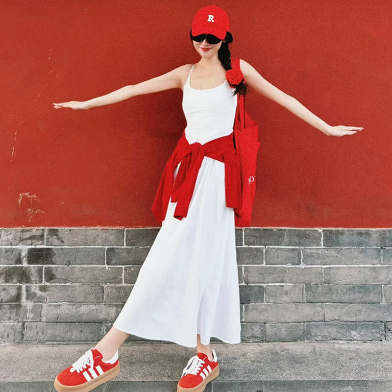 Retro Hong Kong Style Knitted Red Shawl with Butt Curtain for Women, Thin Layered Decorative Clothing, Waistcoat Belt Accessories