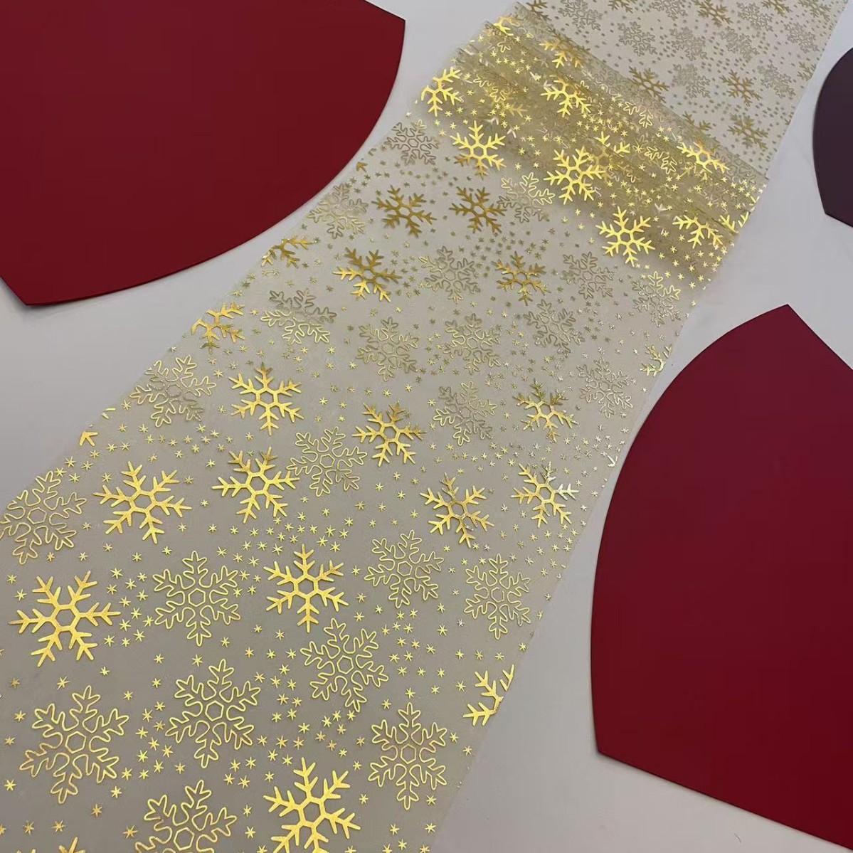 Cross-border hot gilded mesh table runner Christmas wedding party layout table mat Halloween atmosphere high-level tablecloth