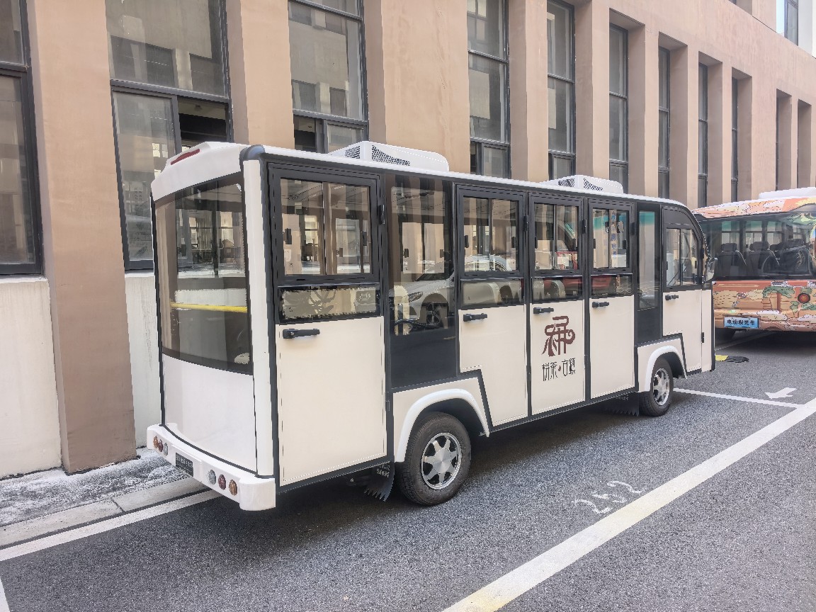 Enclosed 14-Seater Electric Sightseeing Vehicle with Glass Doors, Tourist Reception Vehicle, Park Electric Vehicle