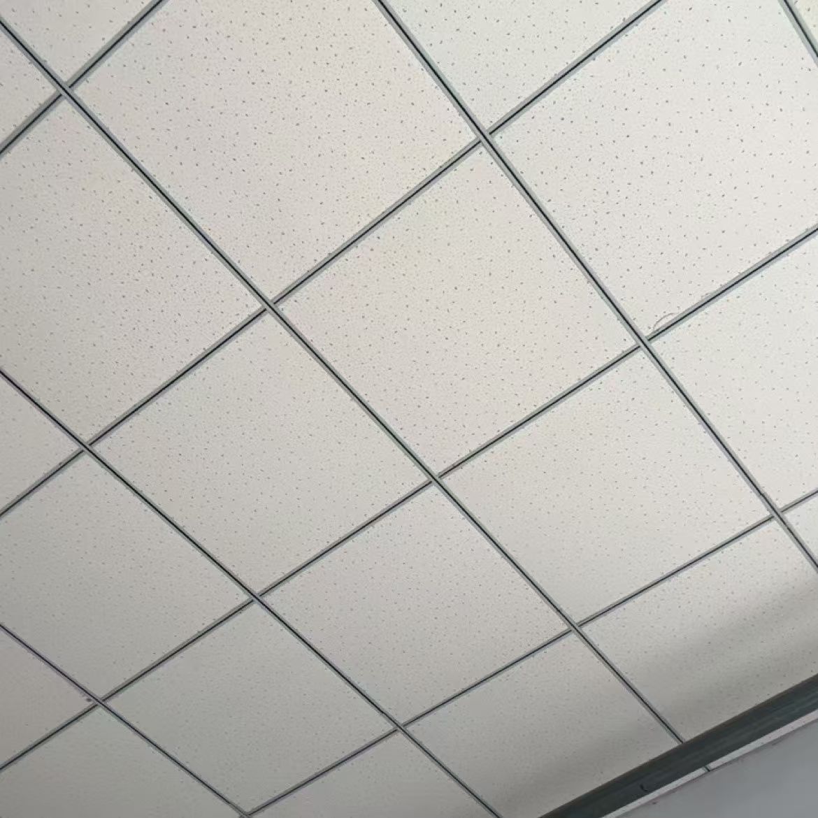 Rh99 Moisture-Proof Mineral Wool Board Ceiling Office Factory Sound-Absorbing Ceiling Sound-Absorbing Board Ceiling Mineral Wool Board 600*600