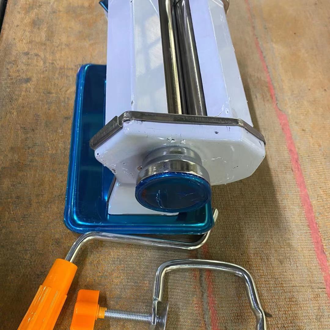 Direct from the Manufacturer: Manual Dough Press for Homemade Dumpling Wrappers and Noodles, Suitable for Home Use