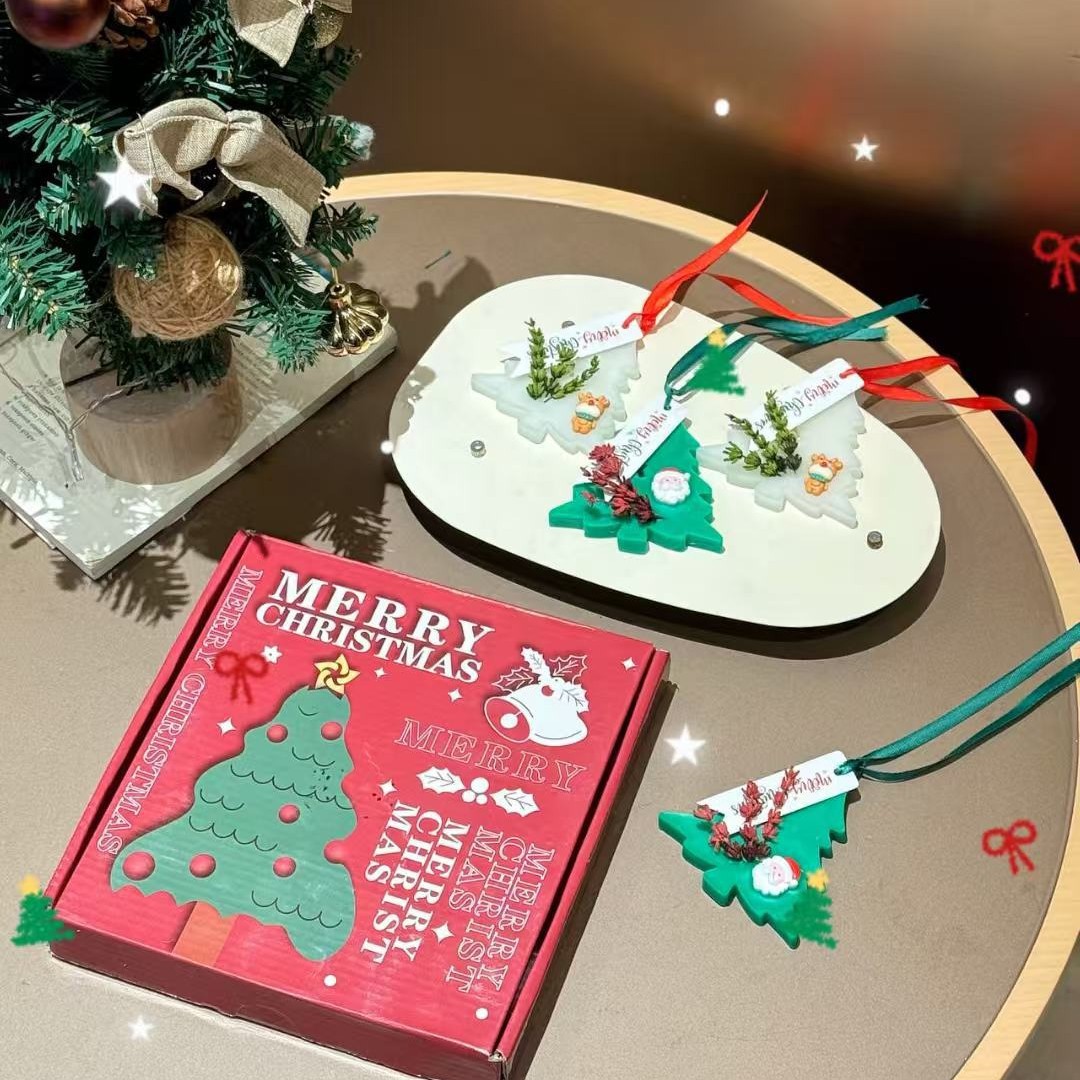 2025 New Christmas Tree Aromatherapy Wax Tablets Four-Piece Gift Box Bedroom Bathroom Aromatherapy Pendant Christmas Atmosphere Fragrance