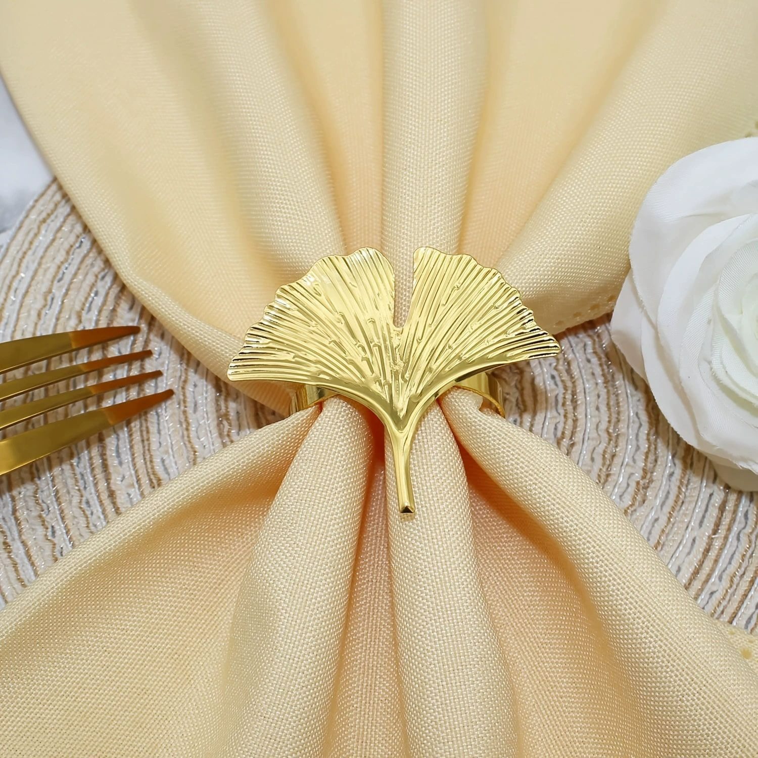 Cross-Border Creative Light Luxury Hollow Metal Napkin Rings for Hotel and Restaurant Table Setting Decoration Wholesale