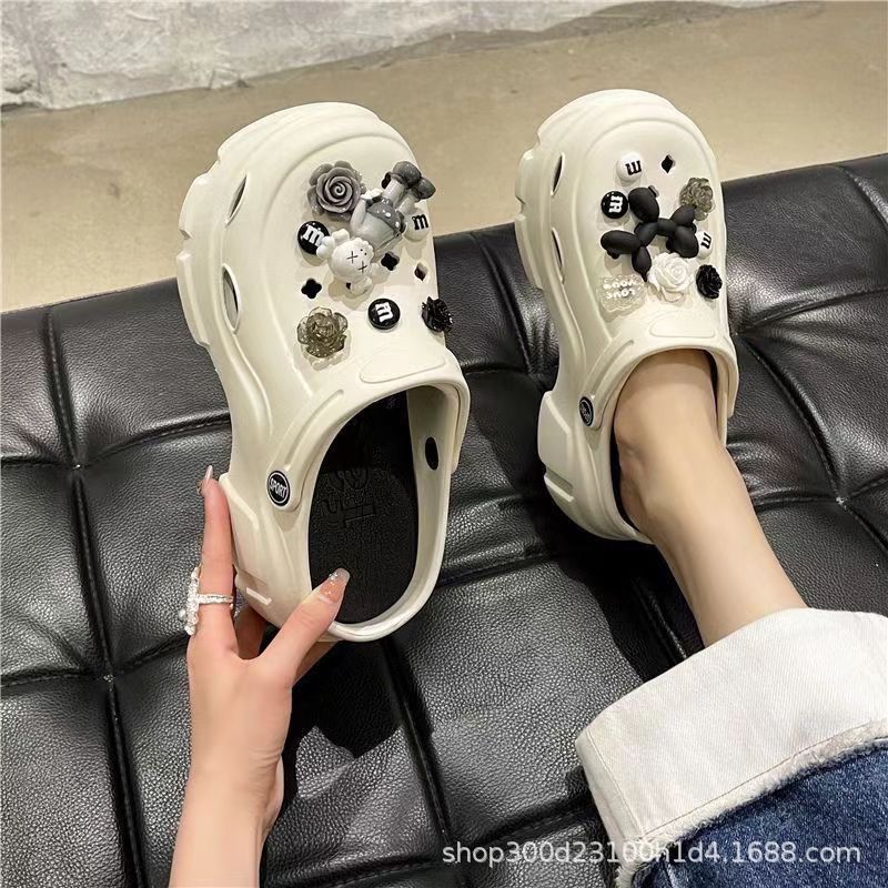 Croc Shoes Women's Summer Outerwear 2023 New Super Thick-Soled Fashion Internet Celebrity Increased Anti-Slip and Deodorant Sandals and Slippers for Women