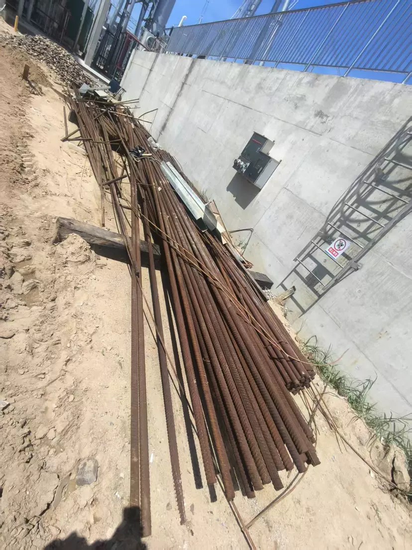 Переработка лома железа на строительных площадках