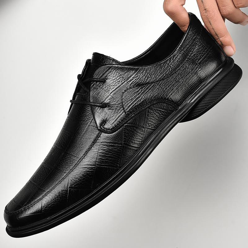 Новые повседневные обувь, новые кожаные туфли первого слоя