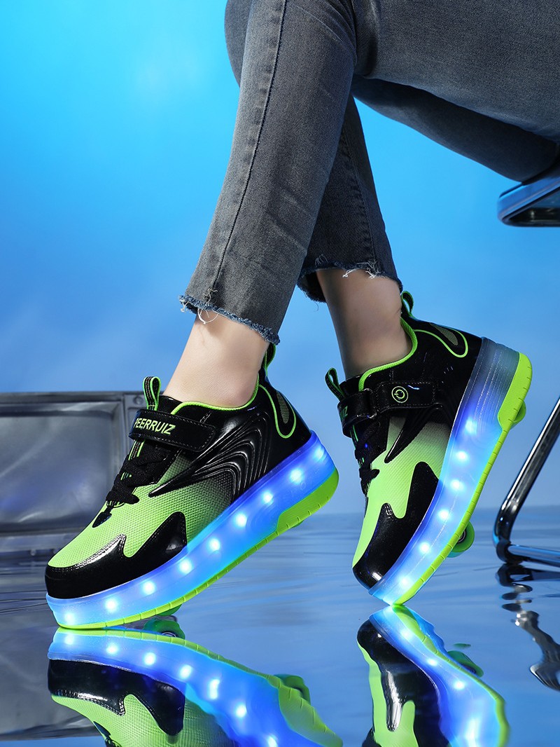 Children's rechargeable heloo shoes automatic with light single and double wheel skates LED luminous shoes factory direct sales of a generation of hair