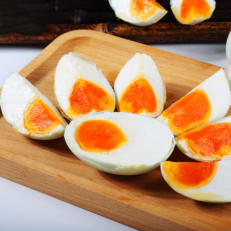 Factory direct sales of Shendan single red heart oil salted duck eggs independent packaging instant super cooked duck eggs delicious