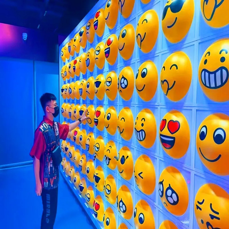 Trendy Parent-Child Interactive Smiley Face Wall Sticker Random Selection Wall Flip Wall Glowing Mood Lucky