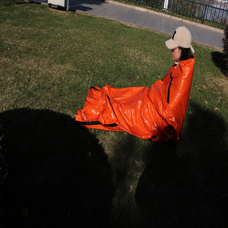 Outdoor emergency survival sleeping bag portable emergency blanket hiking camping multifunctional insulation bag cross-border foreign trade