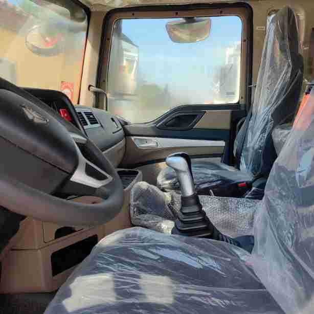 Manufacturer's 420 Horsepower Tx Series Howo Rear Eight-Wheel 6X4 Engineering Dump Truck Heavy Truck Overseas Supply Model