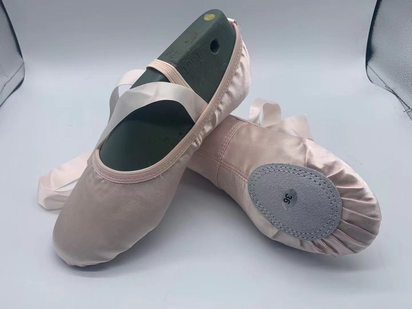 Dropshipping Dance Shoes for Kidsren, Lace-Free Dance Shoes for Women, Cat Claw Soft-Soled Ballet Practice Shoes, Custom Wholesale