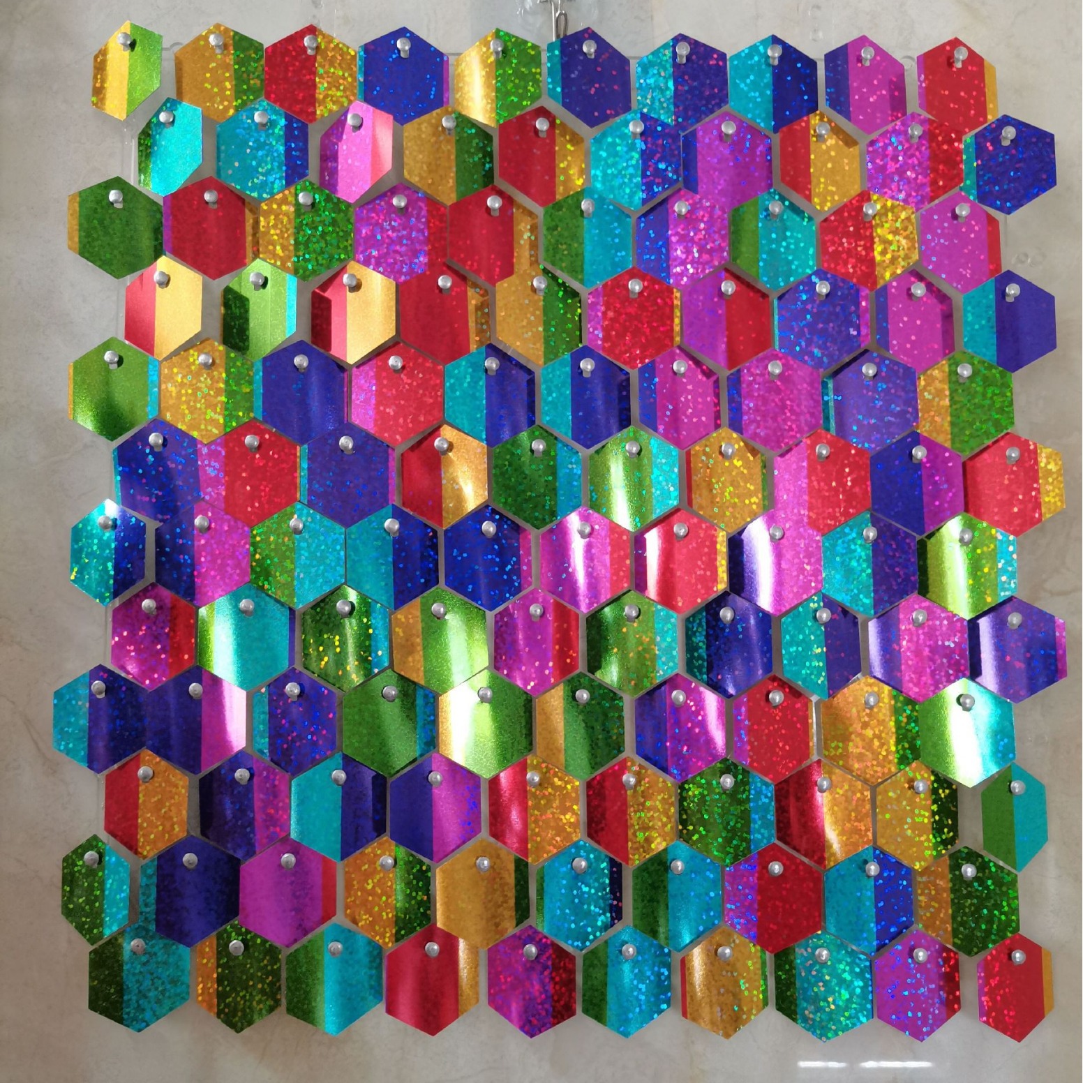 Pneumatic plate hexagonal pneumatic buckle hexagonal decorative buckle pneumatic buckle sequin background wall