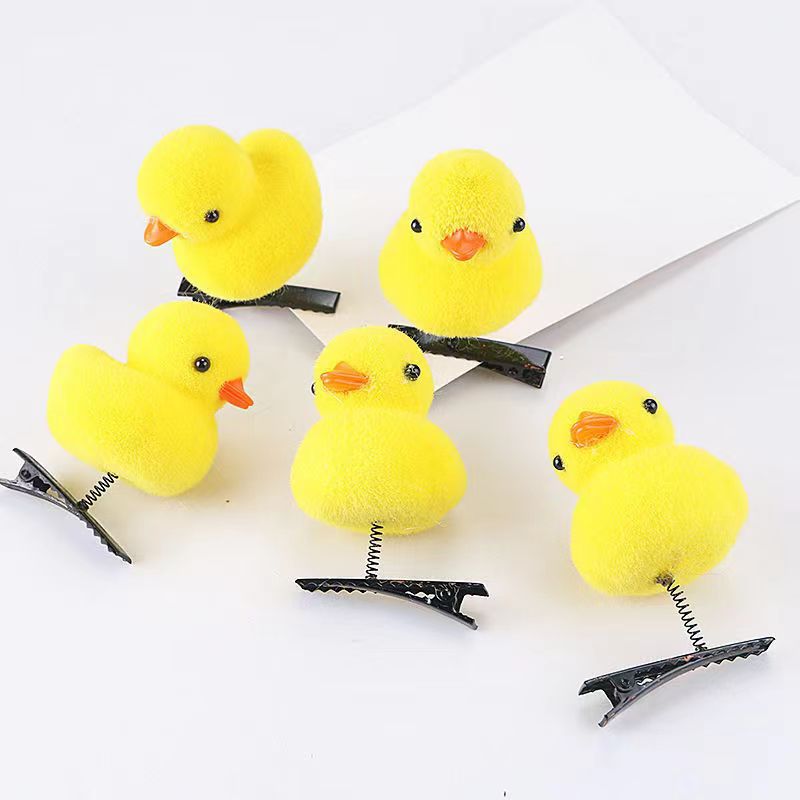 Children sell cute plush chicken hairpin small yellow chicken hairpin red heart heart headdress to push the explosion of new year gift
