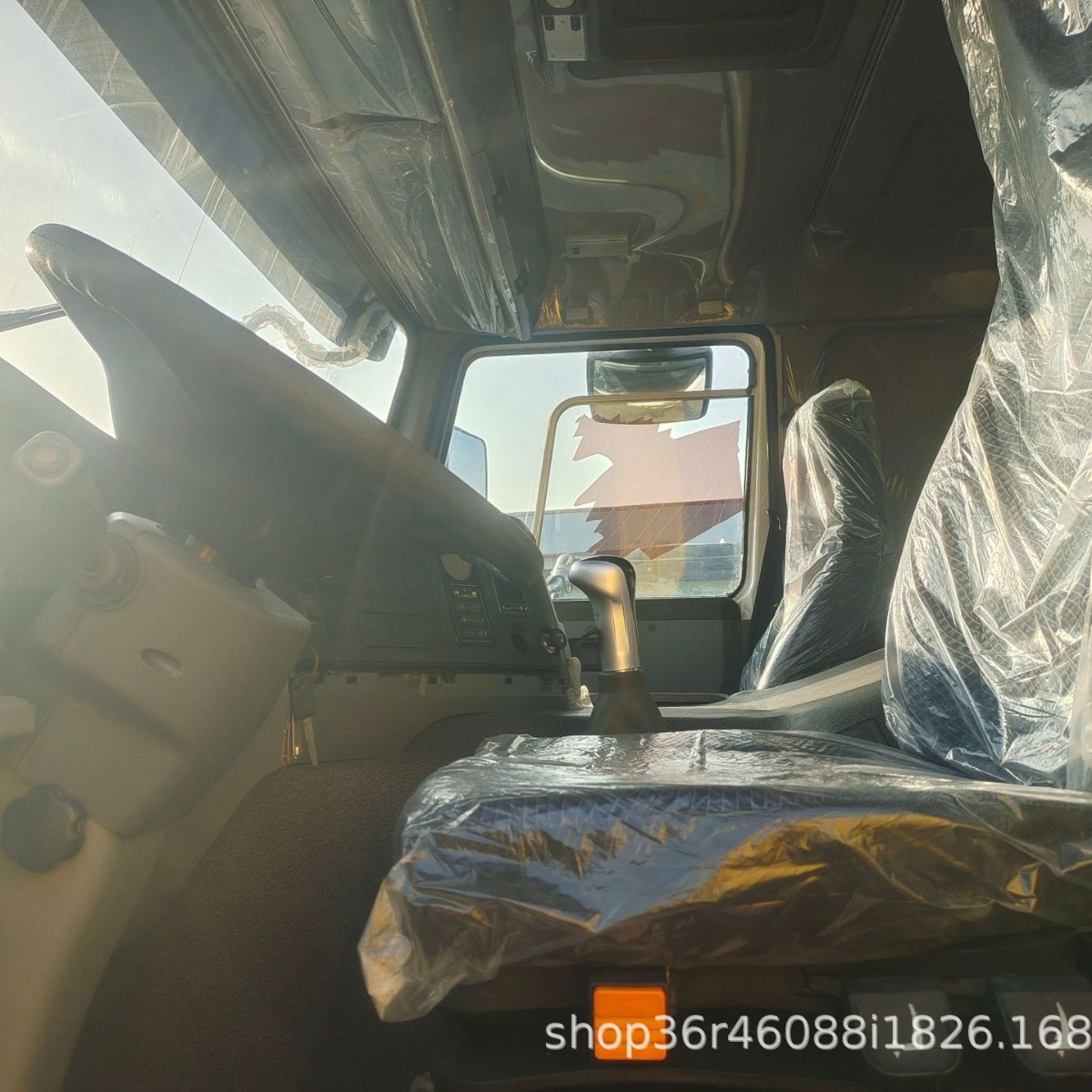 Deposit for Exporting to Africa: Howo Dump Truck with Container, Rear-Dump Truck, Refurbished Dump Truck, 371 Horsepower Transport Truck