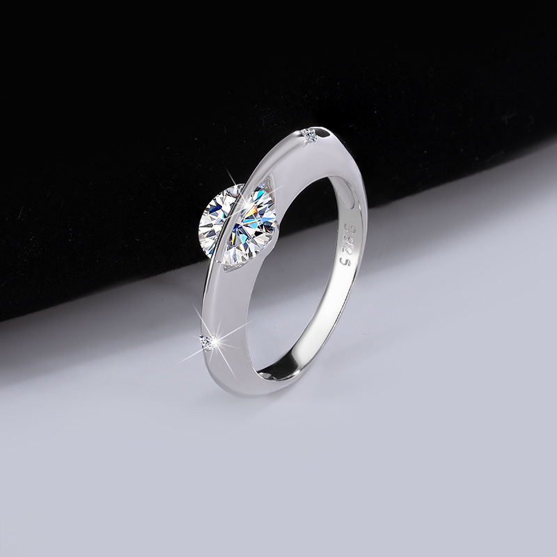 Cross-Border Hot Selling S925 Sterling Silver Moissanite Sparkling Constant Planet Surround Rotating High-End Female Ring Factory Wholesale
