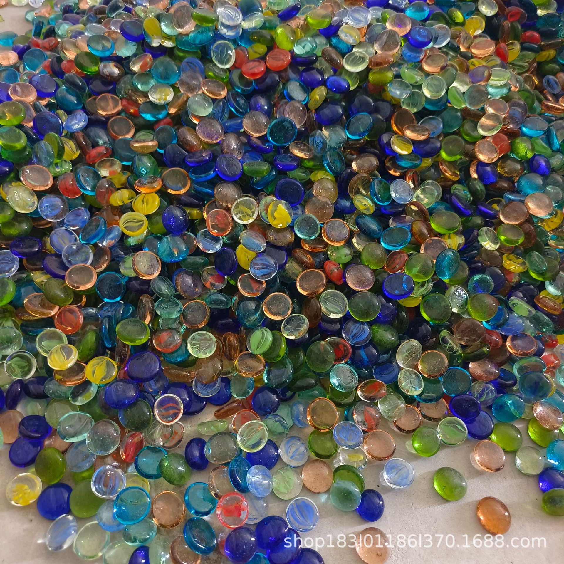 Археологические стеклянные плоские бусины, неправильный каштановый камень, оптовая продажа от производителя, многоцветные декоративные стеклянные камни для аквариумов, цветные камни