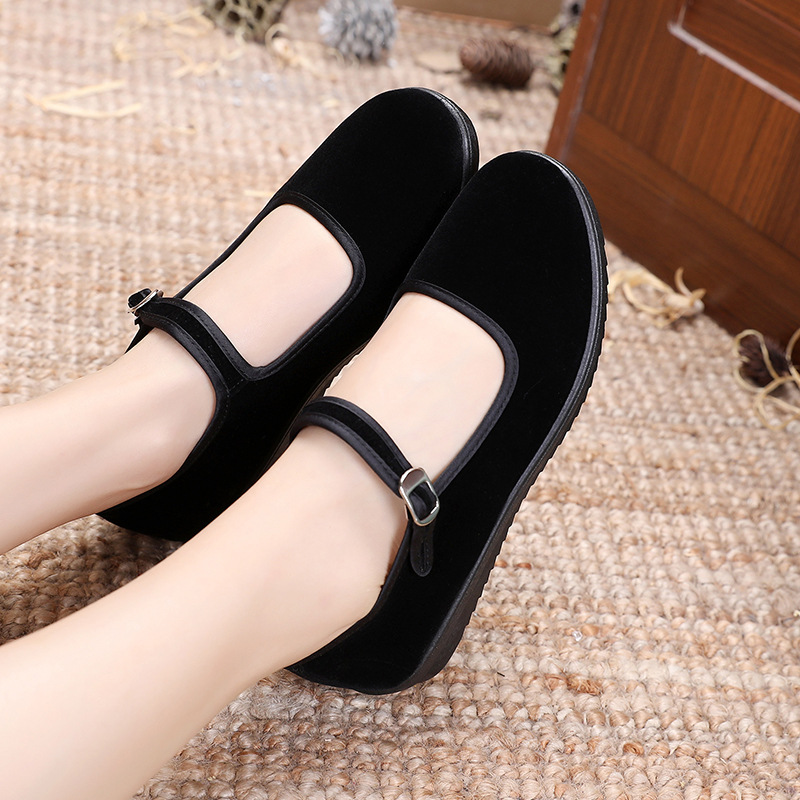 Old Beijing Cloth Shoes for Women, Flat Non-Slip Hotel Work Shoes, Dance Shoes, Casual Shoes, Black One-Strap Cloth Shoes Wholesale