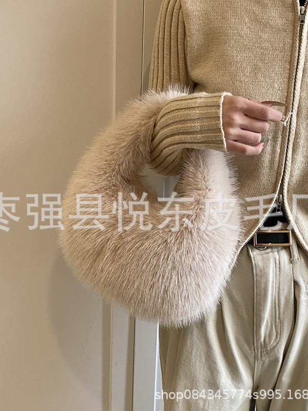 Portable Mao Mao bag women's autumn and winter new this year's popular bag high sense niche plush bag hand bag