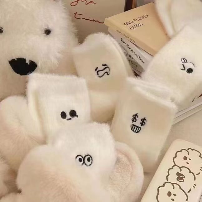 Socks Women Autumn and Winter Velvet Autumn and Winter fleece-lined Thickened Mid-barrel All-match White Furry Small Eyes Piled Socks Floor Socks